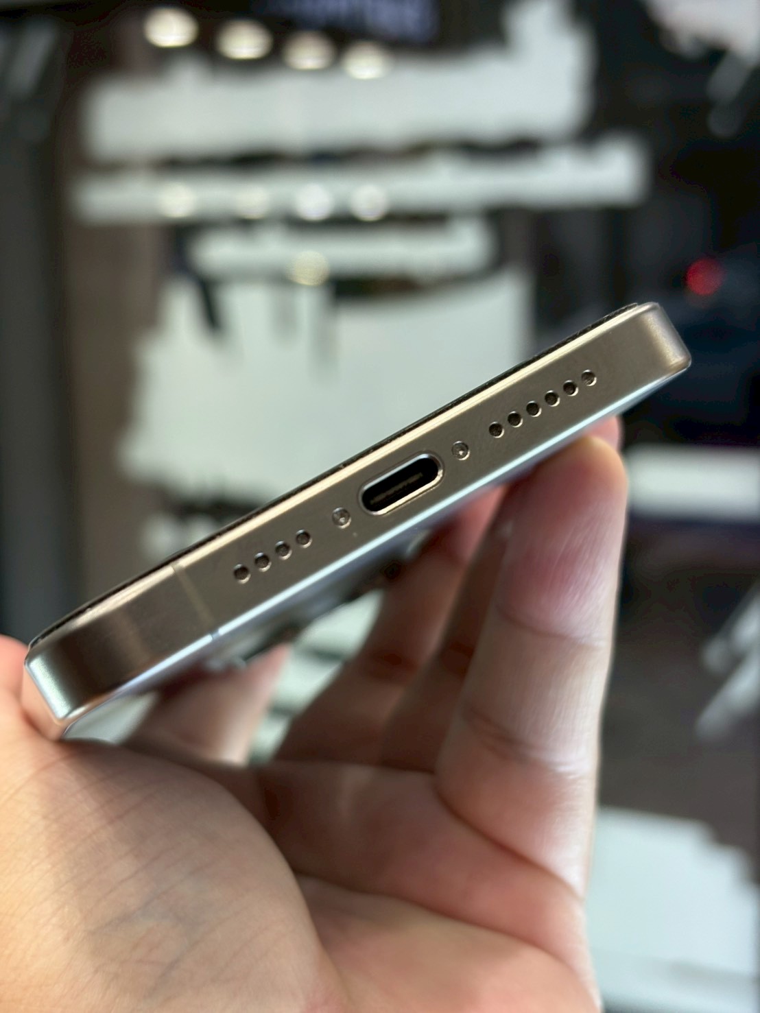 iPhone 15 Pro Max 256GB Natural Titanium