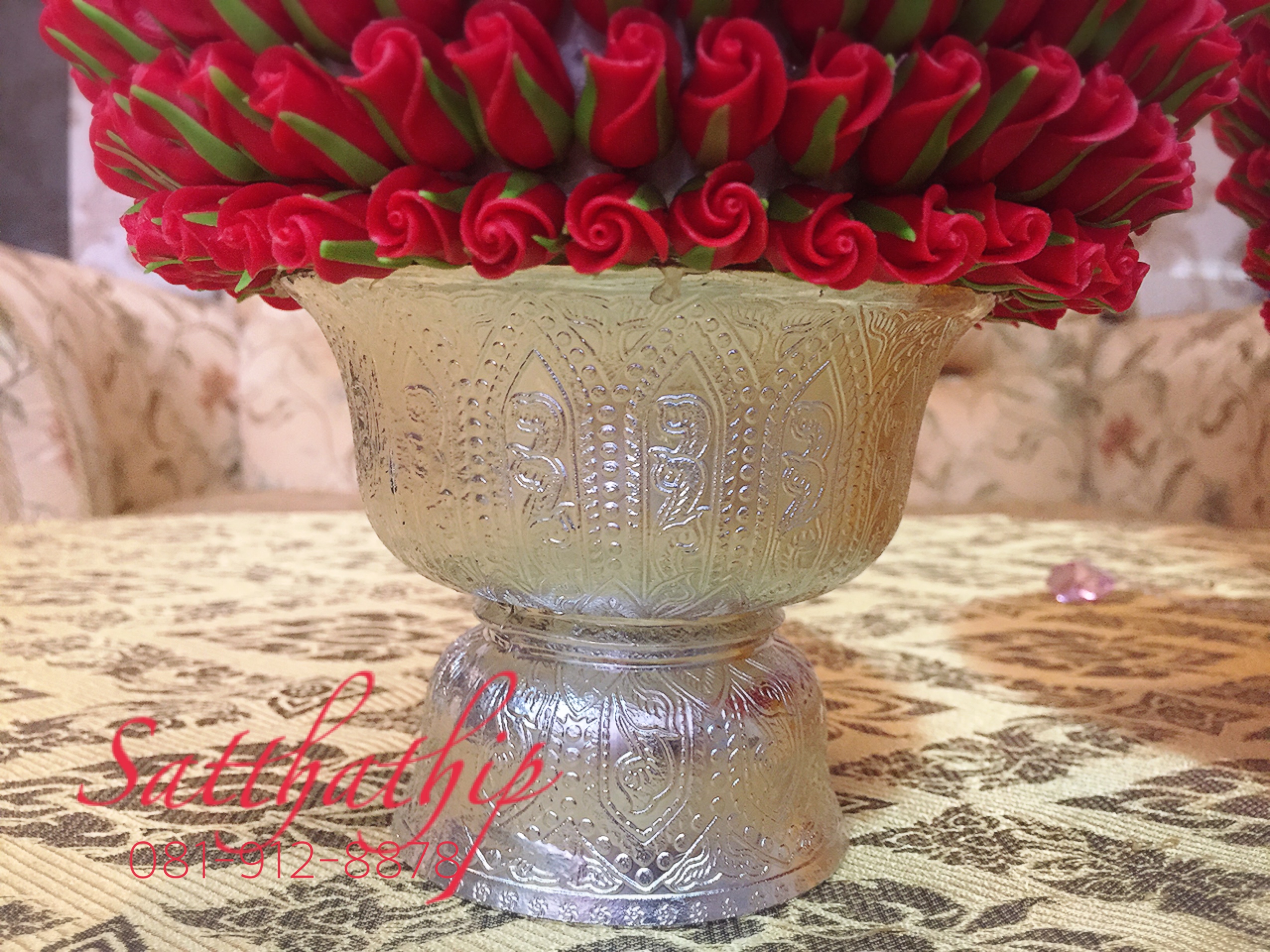 พานพุ่มกุหลาบ ประดิษฐ์จากดิน [7.5 นิ้ว 3,500 บาท/คู่]