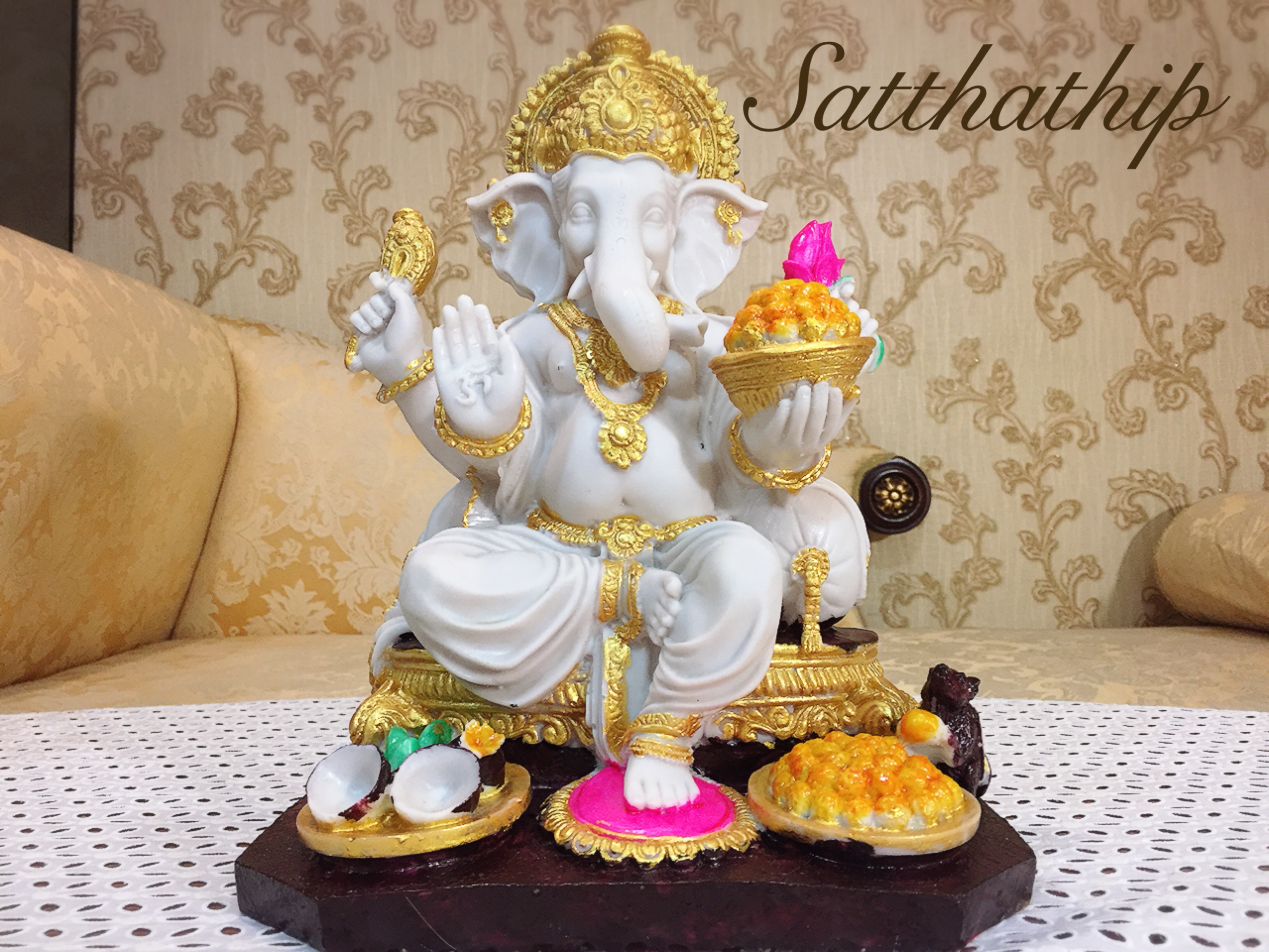 พระพิฆเนศ ปางประทานพร (เรซิ่น ลงสี) - Ganesha: Lord of Success