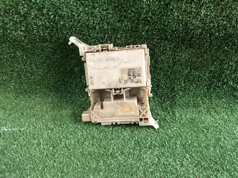 กล่องฟิวส์ Toyota Revo