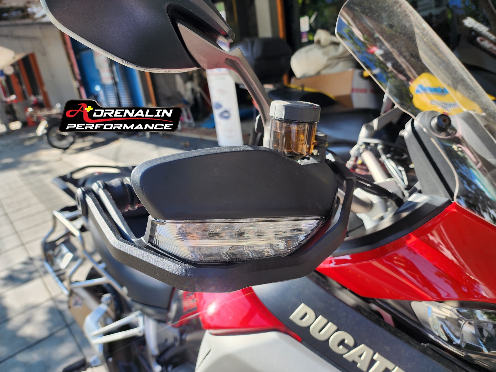 การ์ดแฮนด์ พร้อมตุ้มถ่วงน้ำหนัก Evotech สำหรับ multistrada 950,1200,1260 ปี 2015+