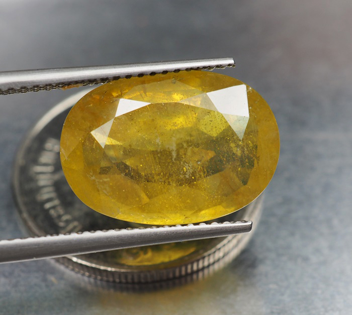 บุษราคัมอัฟริกา (Sapphire) 8.60 กะรัต