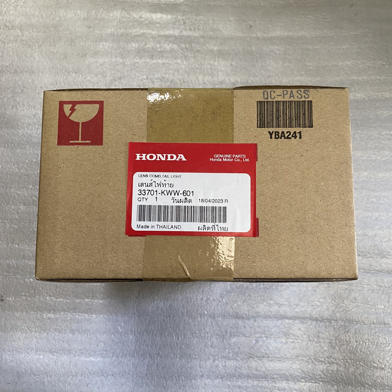 33701-KWW-601 เลนส์ไฟท้าย WAVE110i 2009-2018 , WAVE110I AT 2010 อะไหล่แท้ HONDA