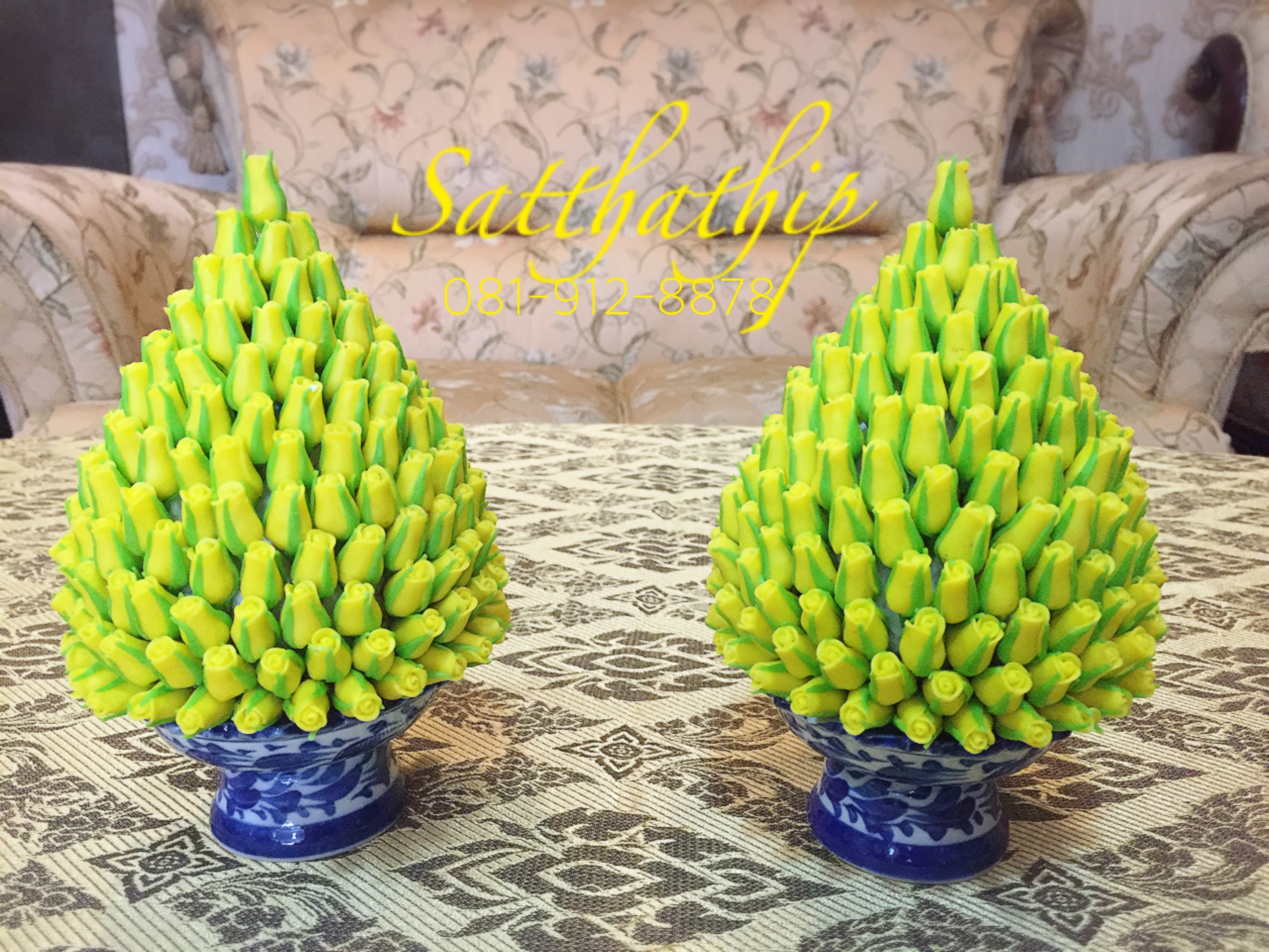 พานพุ่มดอกกุกลาบ (สีเหลือง) ประดิษฐ์จากดิน - Phan bush