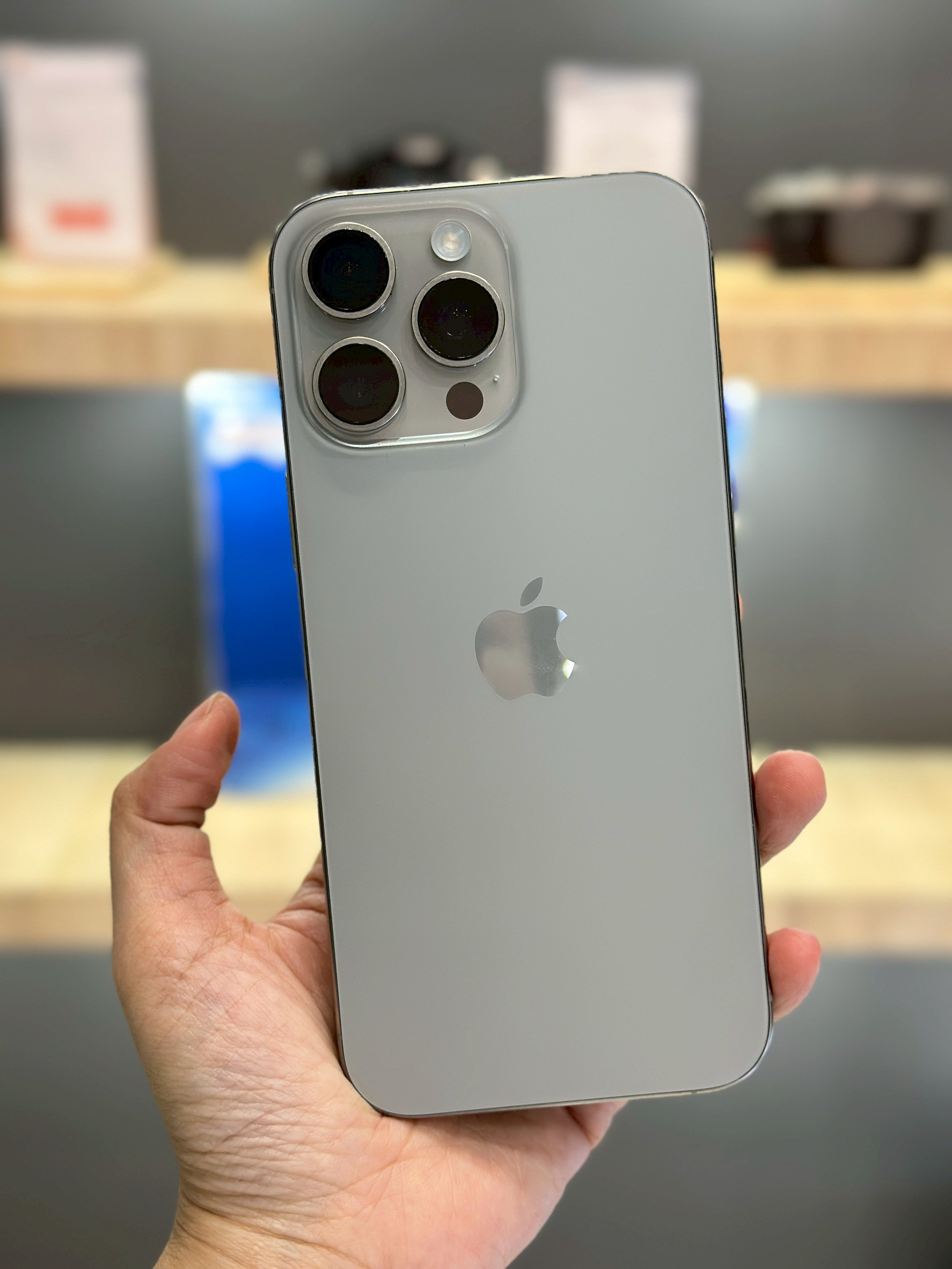 iPhone 16 Pro Max 256GB Natural Titanium