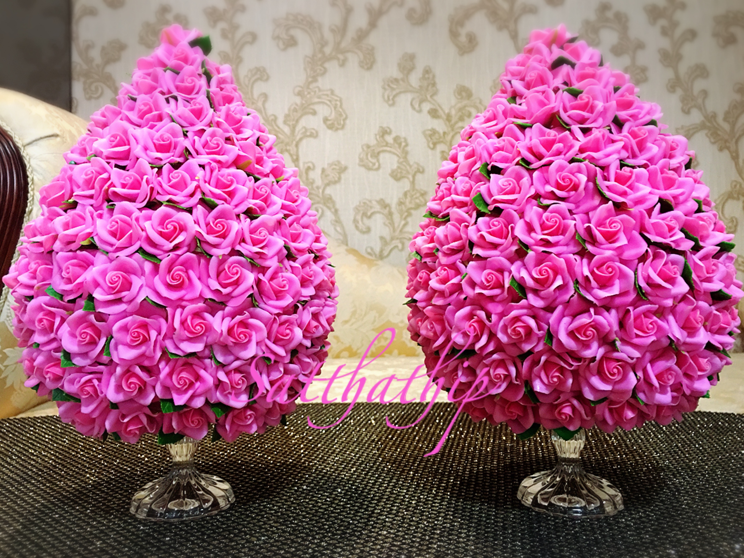 พานพุ่มดอกกุหลาบ ประดิษฐ์จากดิน [7.5 นิ้ว 4,600 บาท/คู่]