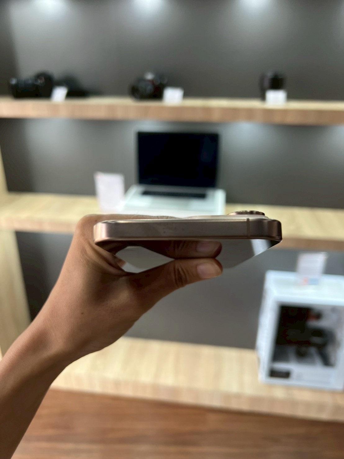 iPhone 16 Pro Max 256GB Desert Titanium