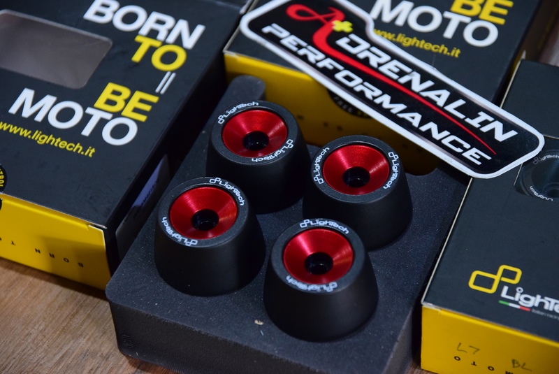 Lightech - เซ็ทกันล้มหน้า+หลัง Wheel Axle Sliders สำหรับ ZX10R