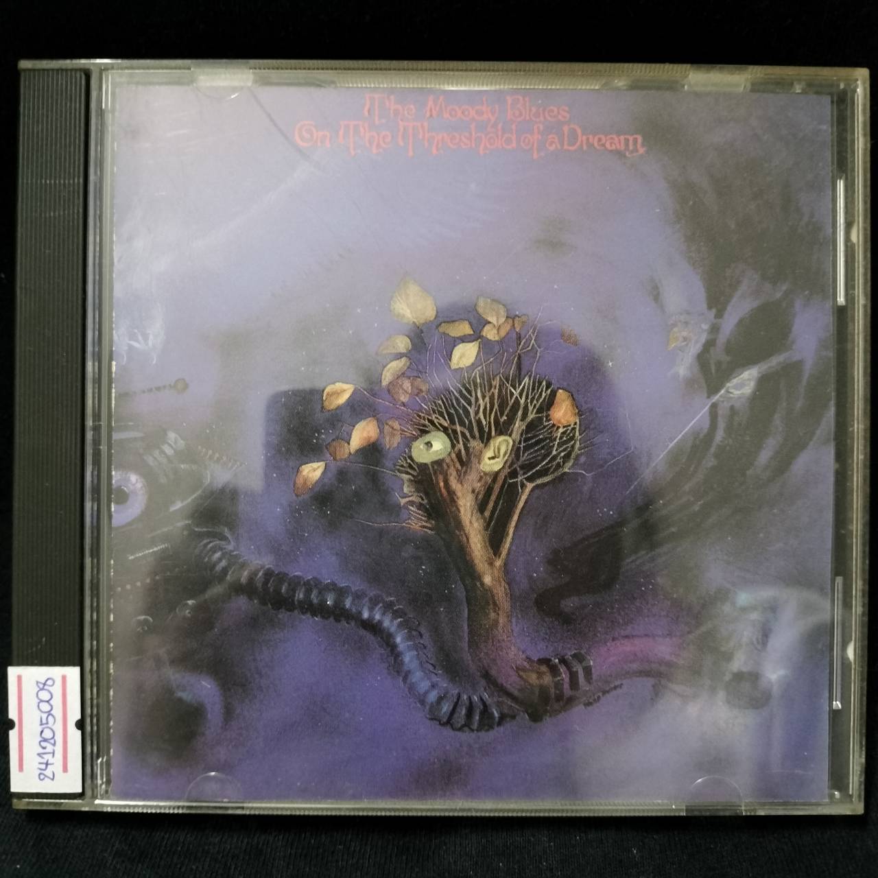 The Moody Blues – On The Threshold Of A Dream / USA / ปกเจาะ / แผ่นดี