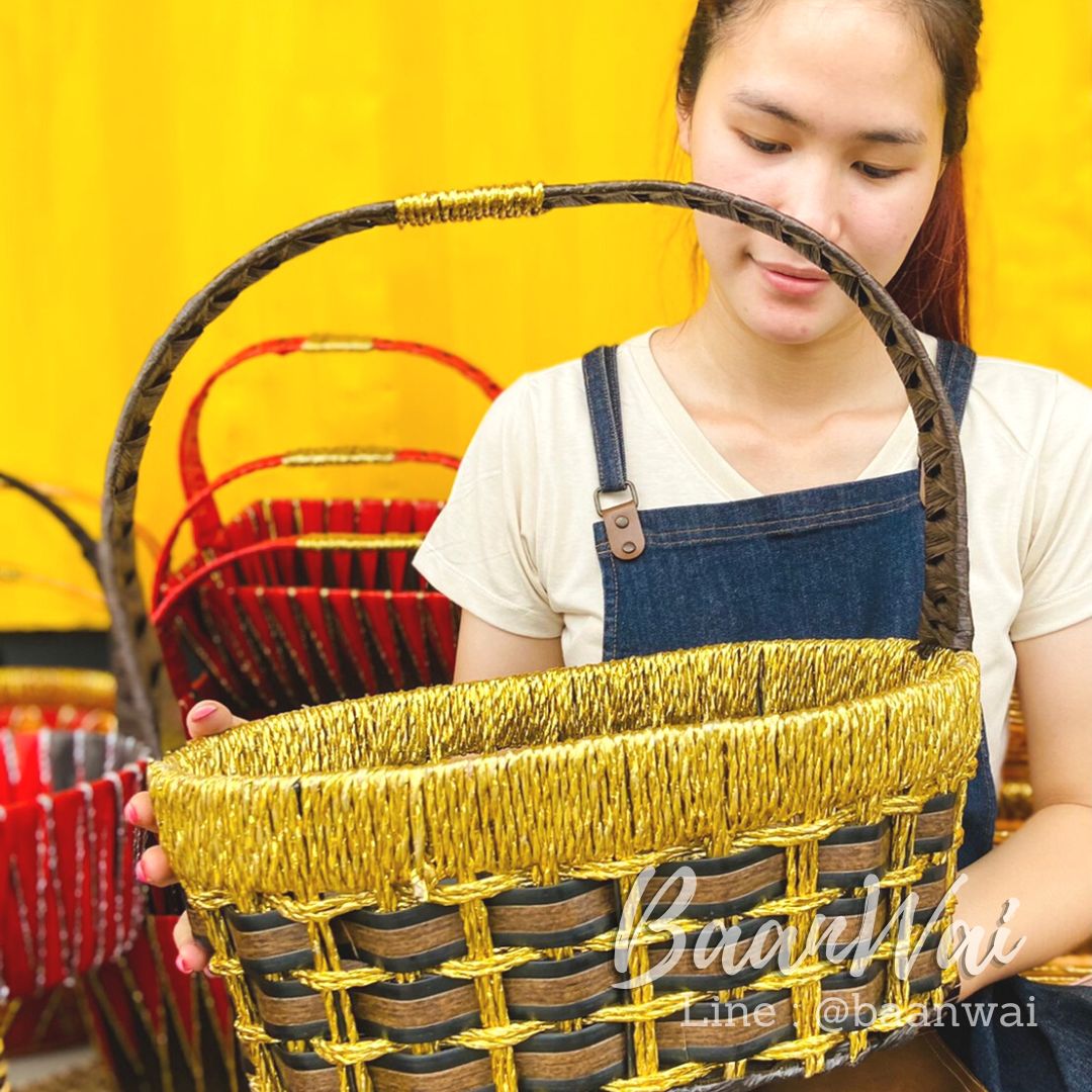 กระเช้า Code-005 VIP โครงเหล็ก ทรงรี