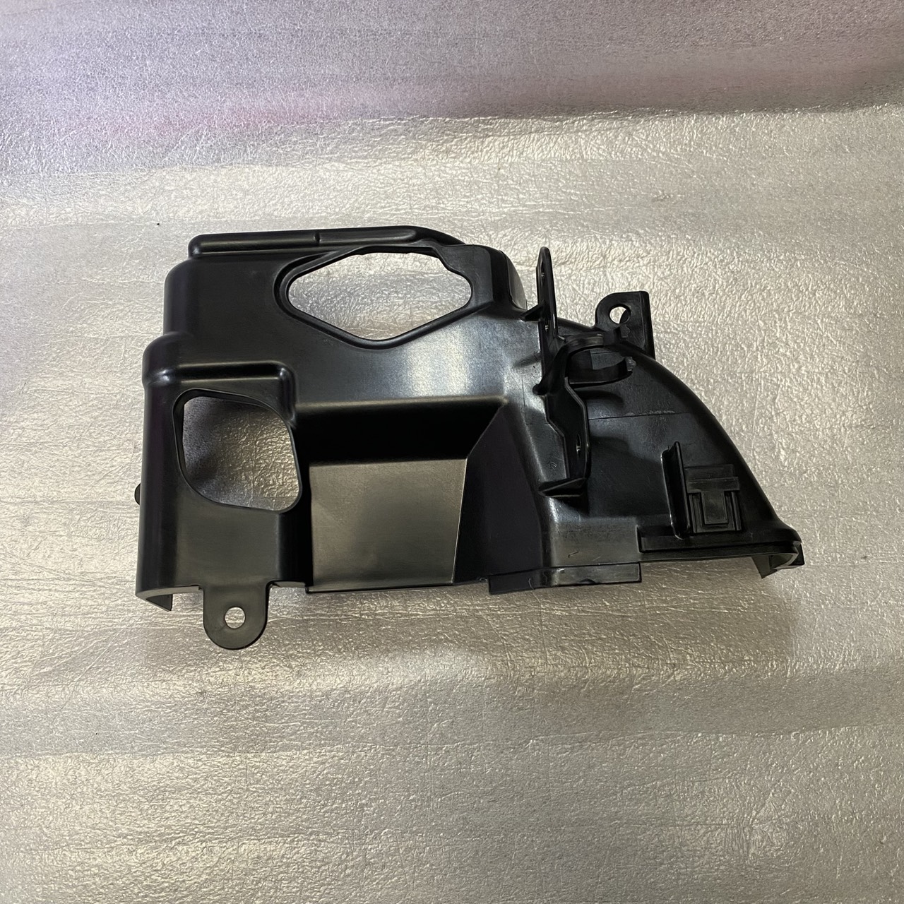 19621-KYT-900 ตัวยึดพัดลมระบายความร้อนตัวบน SCOOPY-i(ปี2009-11)ตัวแรก อะไหล่แท้ HONDA