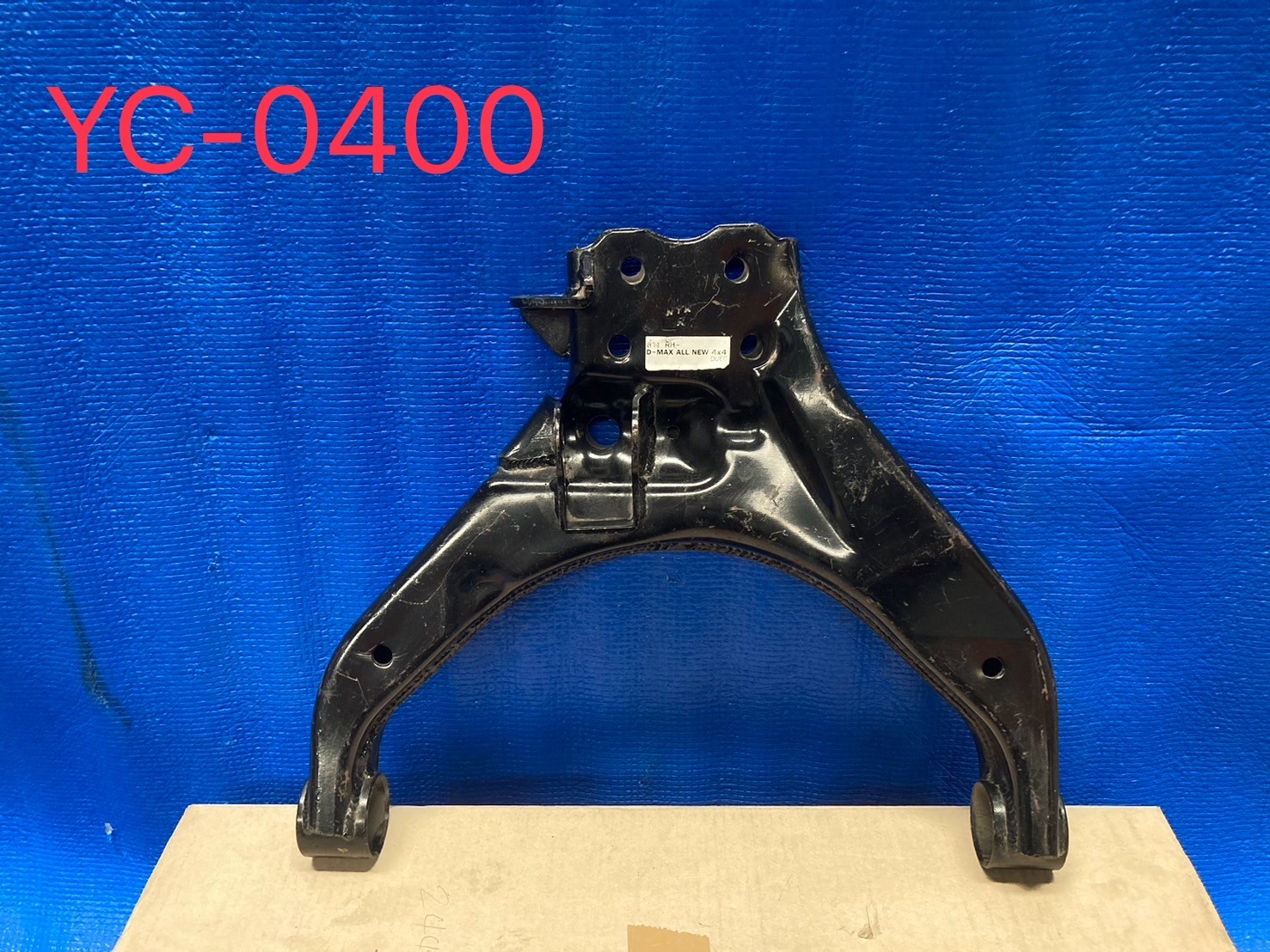 ปีกนกล่าง R Isuzu D-Max All New 4*4 แท้มือสอง