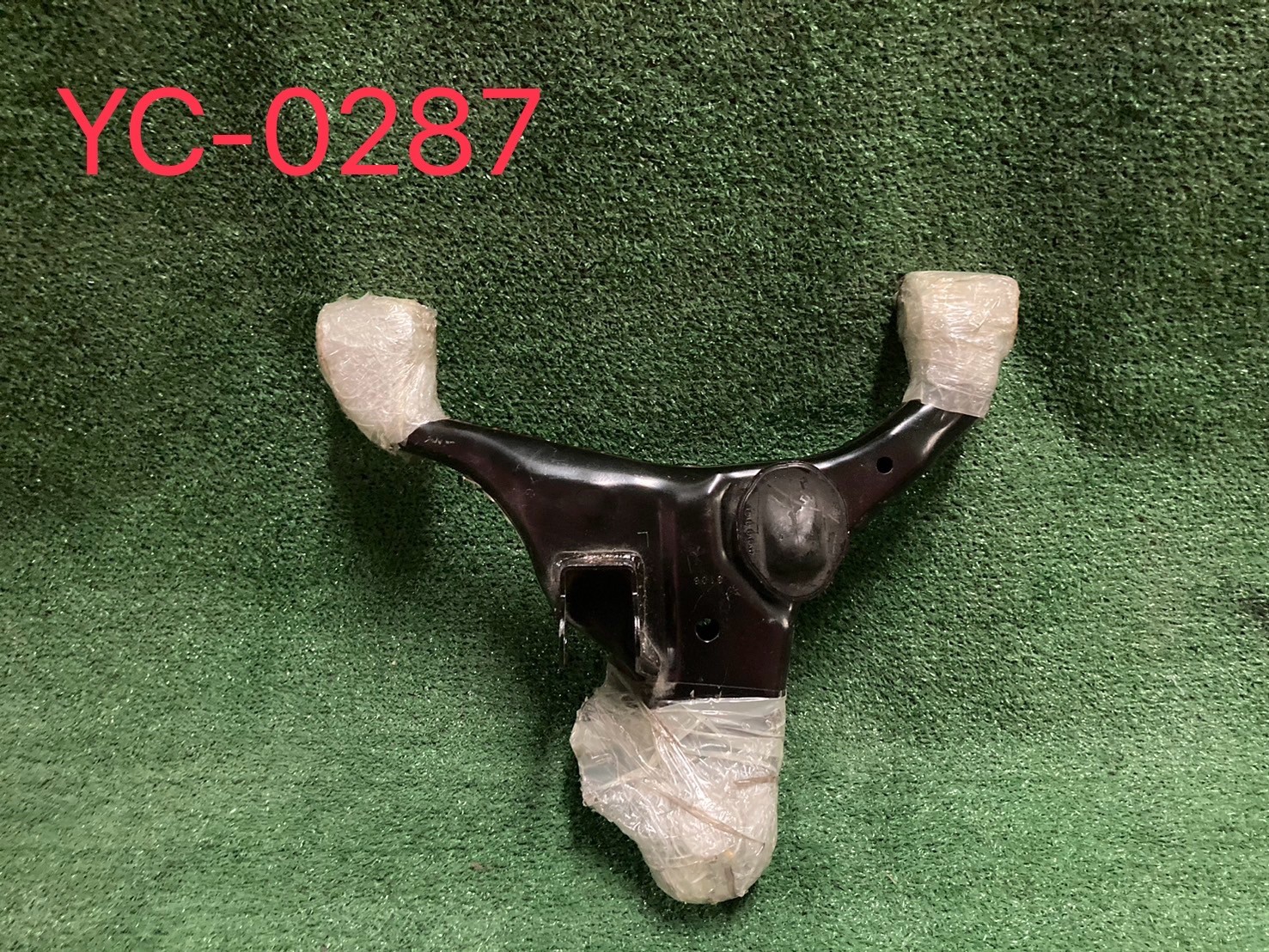 ปีกนกล่าง L Nissan Navara D40 Calibre แท้ศูนย์