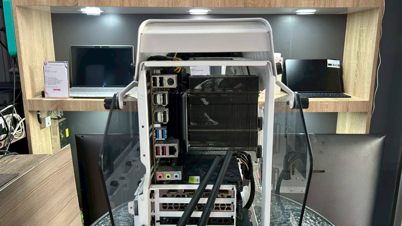 PC ประกอบ Intel Core i7-12700F / RTX 3050 / Ram 8GB