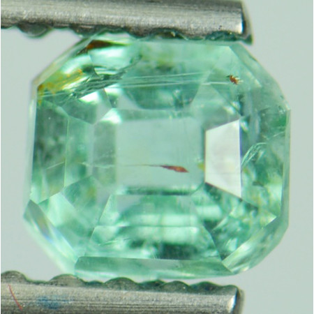 พลอยมรกตดิบ (Emerald) 0.34 กะรัต No oil