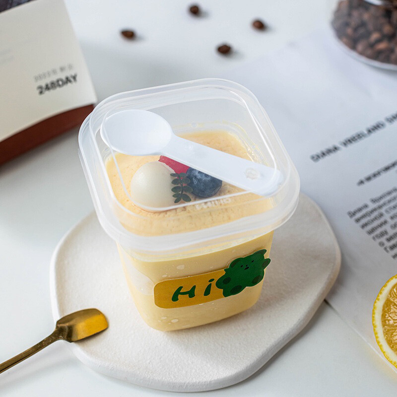 ถ้วยพุดดิ้ง PP เหลี่ยม 280 ml. ฝาปิด+ ช้อน 25 ใบ (09-8155)