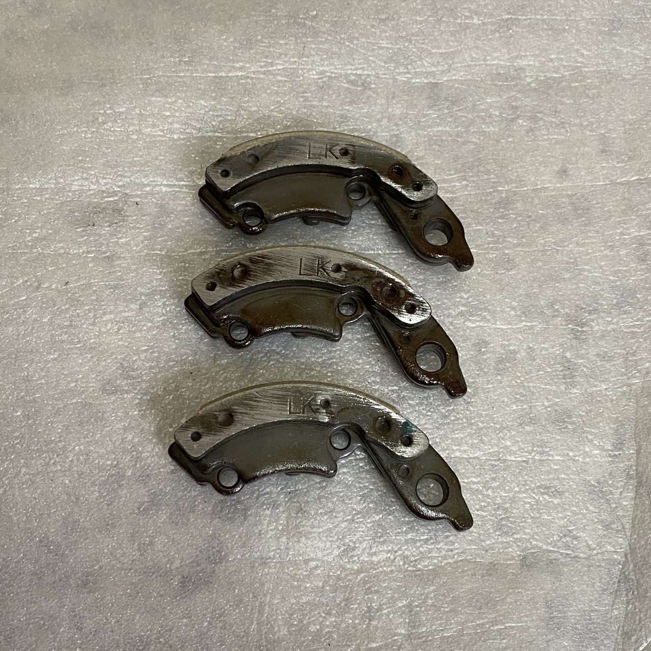 22535-KWW-P00 ชุดแผ่นคลัทช์แรงเหวี่ยง (F.C.C.)/คลัทช์ 3 ก้อน สตาร์ทเท้า WAVE110I 2012-2013 ,WAVE100'05 WAVE100S'05 อะไหล่แท้ HONDA