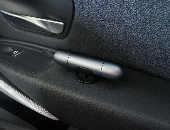 ที่ทุบกระจกรถ,ที่ทุบกระจกรถยนต์,เครื่องมือทุบกระจกรถ