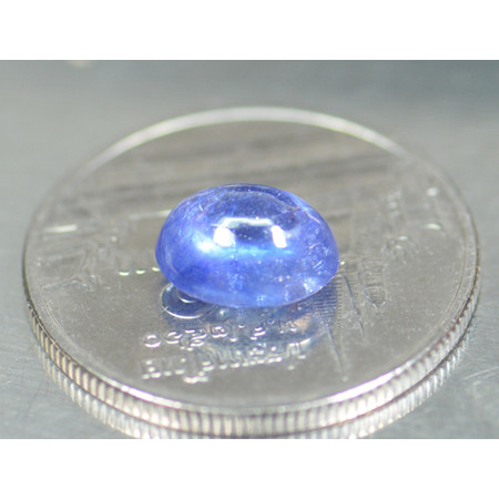 พลอยไพลินหลังเบี้ย (Sapphire) 2.30 กะรัต