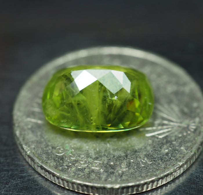 พลอยแท้สฟีน (Sphene) 4.52 กะรัต