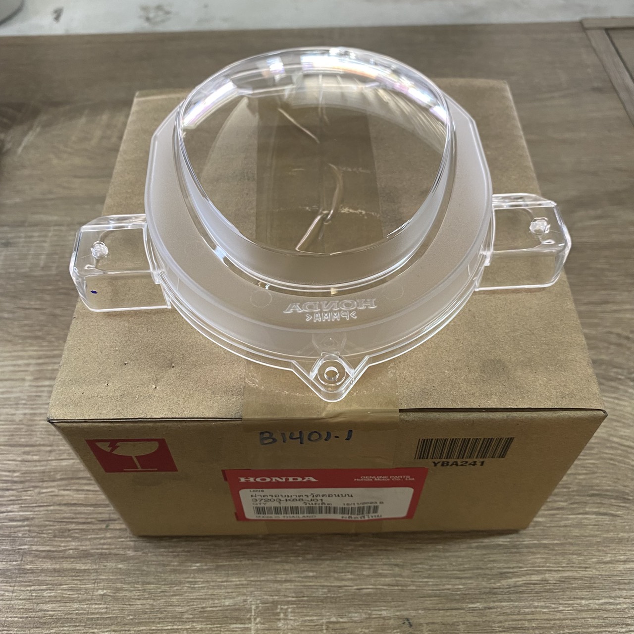 37203-K88-J01 ฝาครอบมาตรวัดตอนบน SUPER CUB 2018-2019 อะไหล่แท้ HONDA