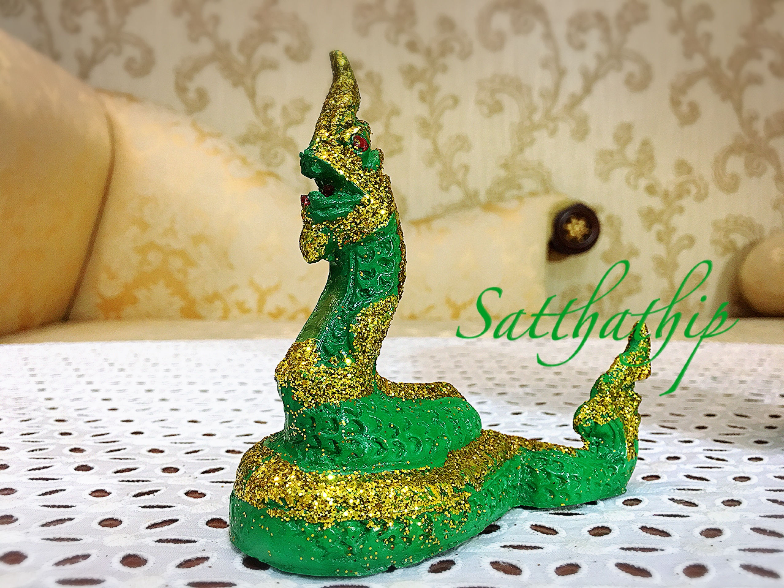 พญานาค (ปูนปั้น ลงสี) - Nāga