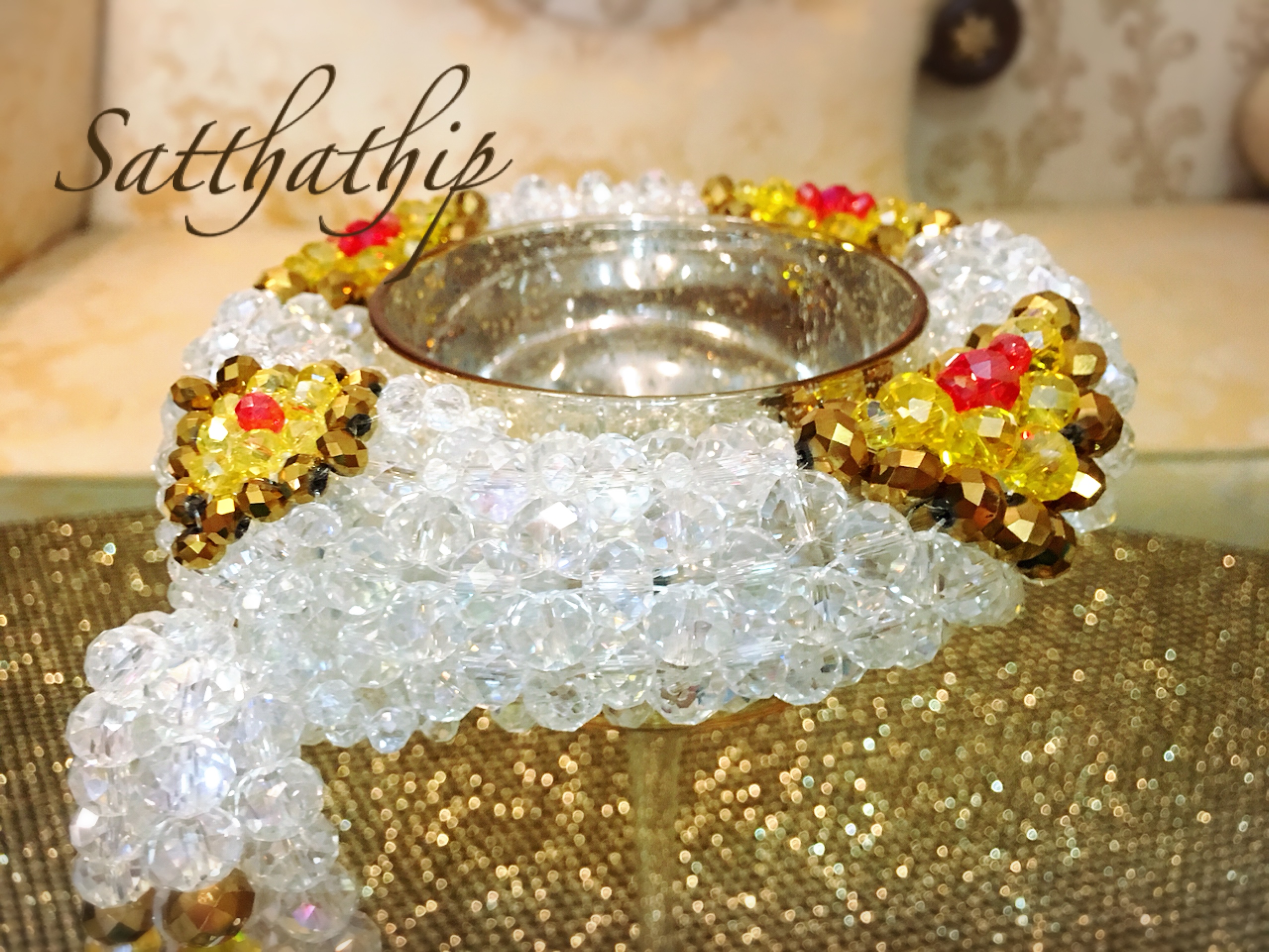 พวงมาลัยคริสตัล สีน้ำตาลทอง - Crystal Garland