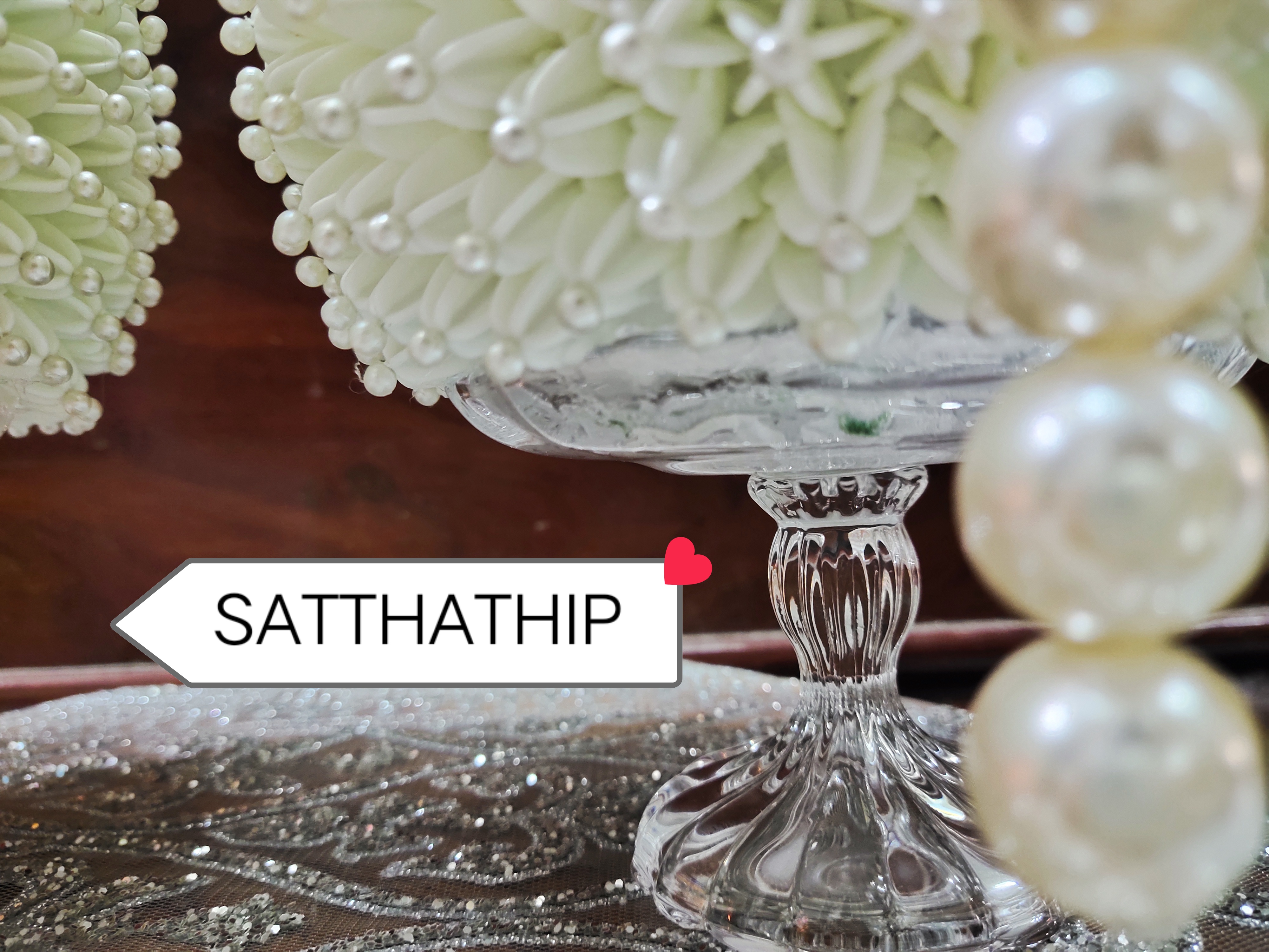 พานพุ่ม - พานพุ่มสักการะ - พานพุ่มดอกรัก - พานพุ่มดอกรักประดิษฐ์ (พลาสติก) - พานพุ่มสีขาว - Panpum