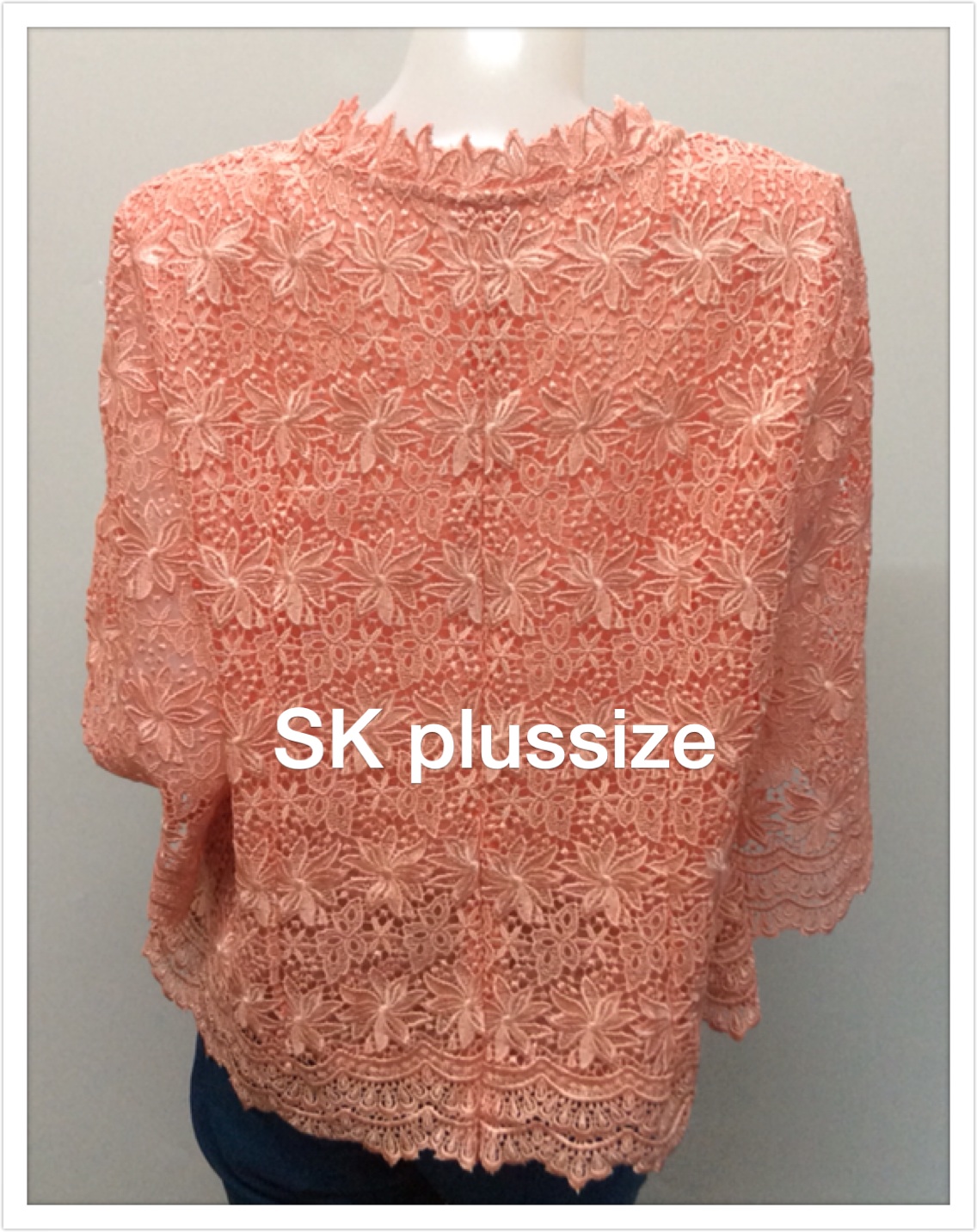 เสื้อลูกไม้ คอจีน สีส้มโอลด์โรส แขน 4 ส่วน รอบอก 44 นิ้ว