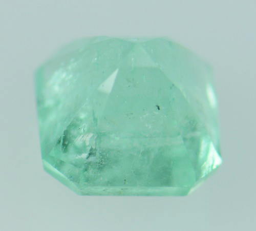 พลอยมรกตดิบ (Emerald) 0.60 กะรัต No oil