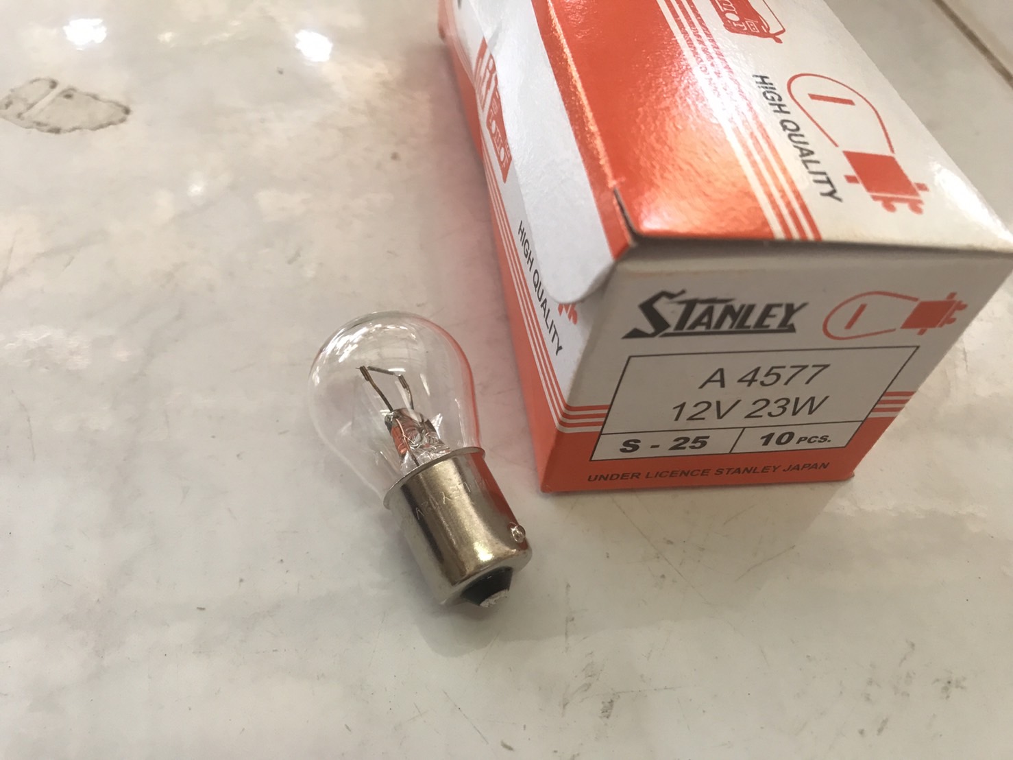 หลอดเขี้ยวS25 1จุด หัวโต STANLEY 4577 12v. ขายเป็นกล่อง(10หลอด)