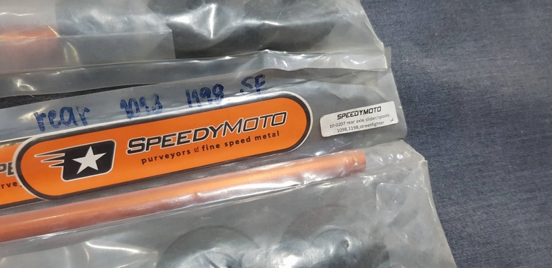 กันล้มล้อหลัง Speedymoto สำหรับ Monster 1200 เป็นตุ้มยกแสตนด์ในตัว