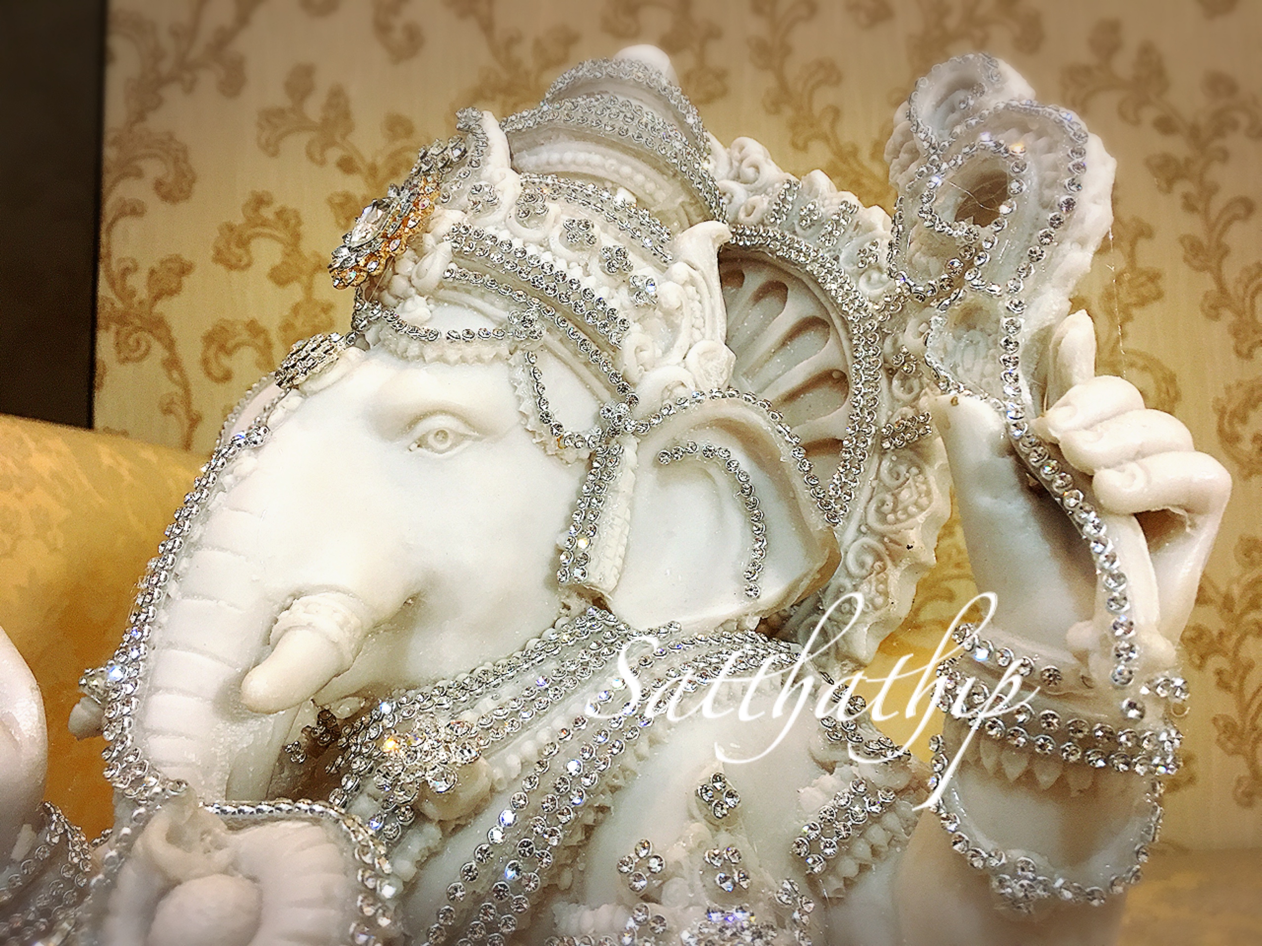 พระพิฆเนศ ปางสัมปทายะคเณศ (เรซิ่น แต่งองค์) - Ganesha: Lord of Success