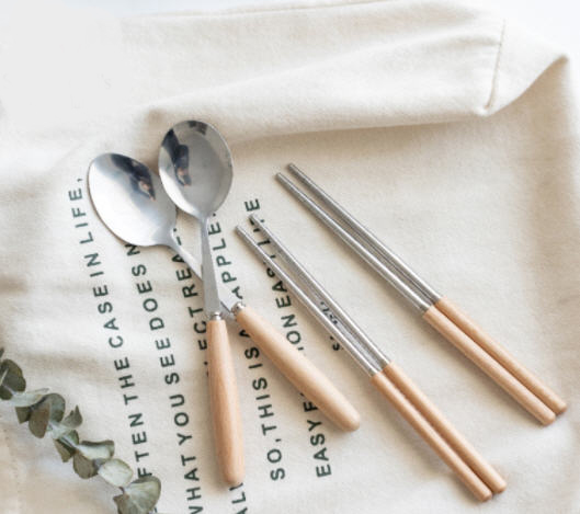 ชุดช้อนตะเกียบ,ชุดช้อนตะเกียบไม้