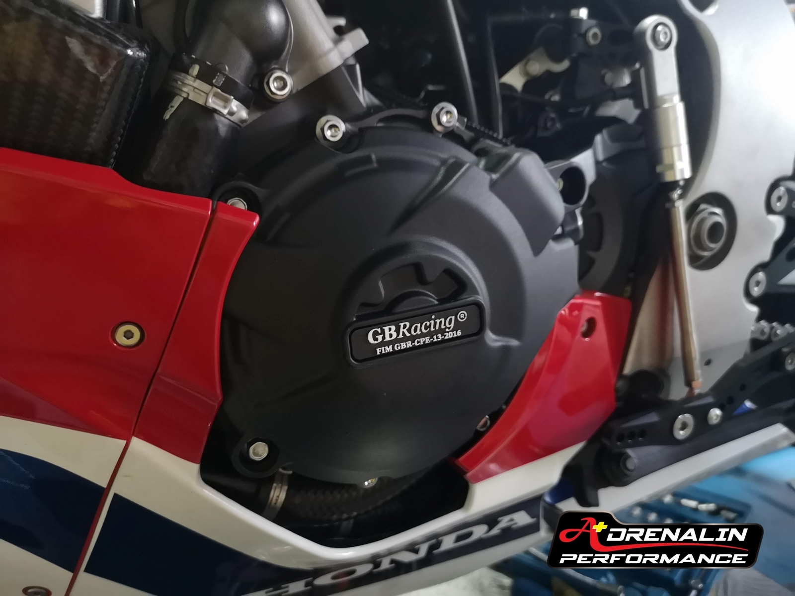 GB RACING - ครอบเครื่อง กันเครื่อง(SET) ซ้าย-ขวา สำหรับ CBR1000 ENGINE COVER SET ปี 2017