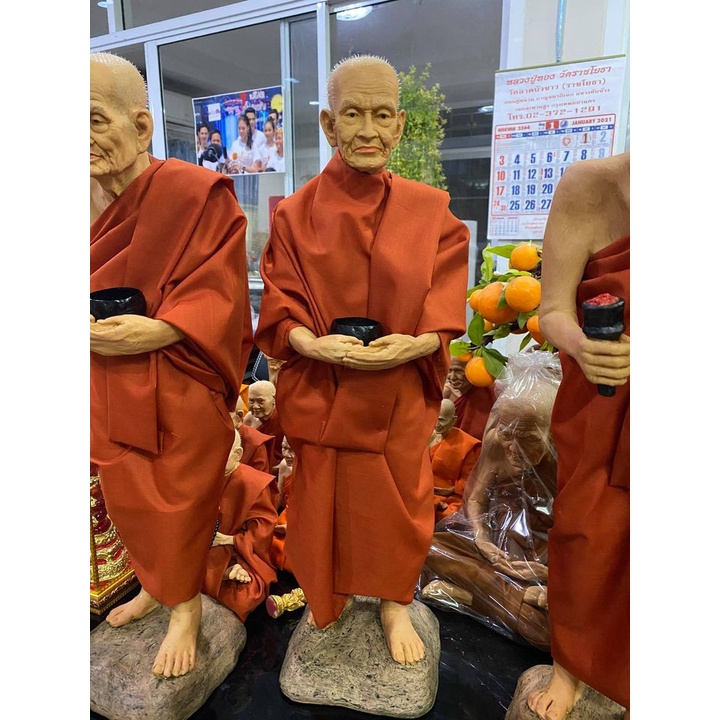 สมเด็จโต หลวงปู่ทวด หลวงปู่มั่น องค์ยืน สูง 22 นิ้ว