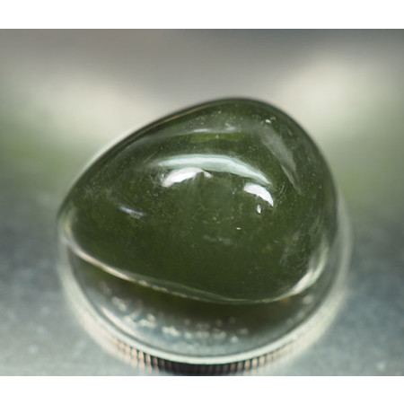 แซฟไฟร์สีเขียว (Sapphire ) 27.85 กะรัต