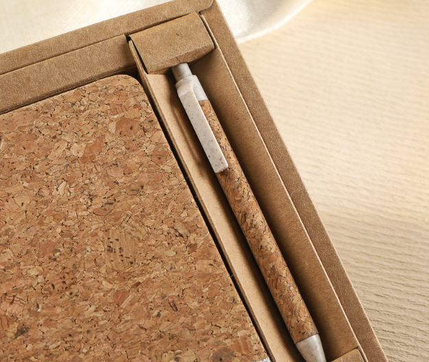 ชุดสมุดโน้ต+ปากกา+กล่อง,สมุดไดอารี่ปกไม้ก๊อก,สมุดโน้ตปกไม้ก๊อก,A5