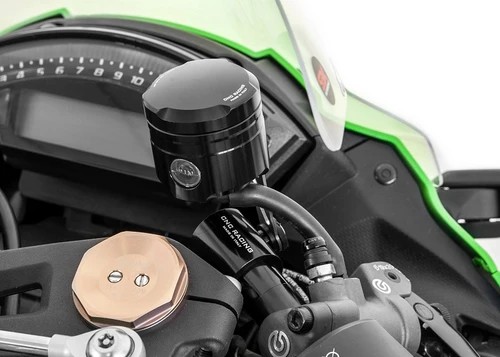 กระปุกน้ำมัน เบรค/คลัทช์ CNC Racing สำหรับ รถทุกรุ่น