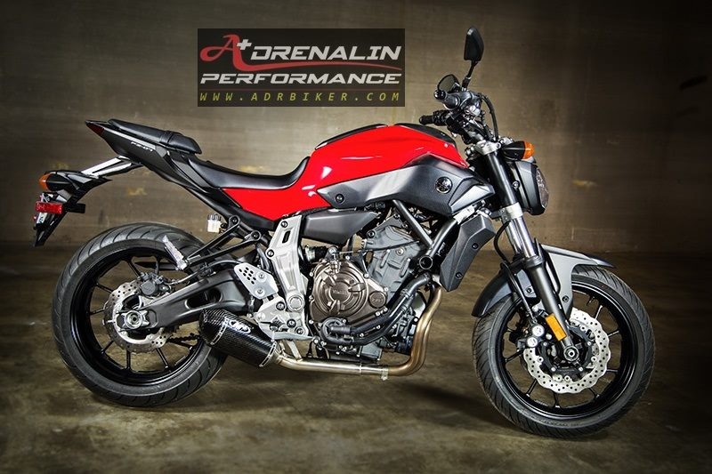 ท่อ M4 Carbon Fiber Slip-On สำหรับ Yamaha R7 2021+ (For Exhibition only)