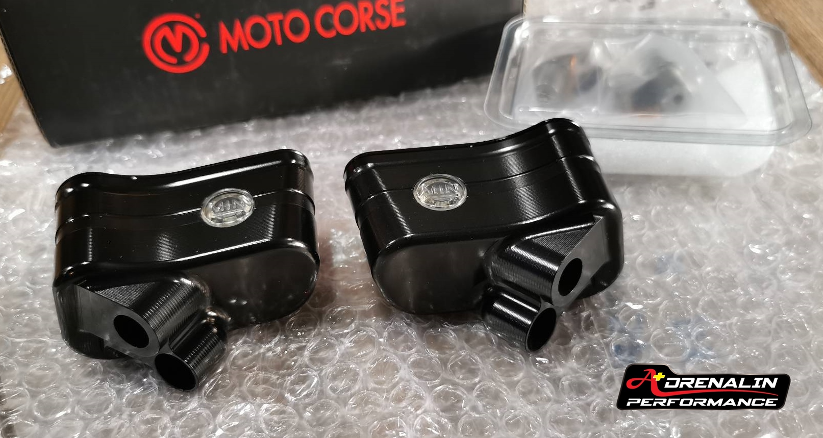 กระปุกน้ำมัน motocorse สำหรับใฃ้กับ ปั๊มเบรค ปั๊มคลัทช์ Brembo โลโก้แดง โลโก้ขาว , Rossi ราคา/ข้าง