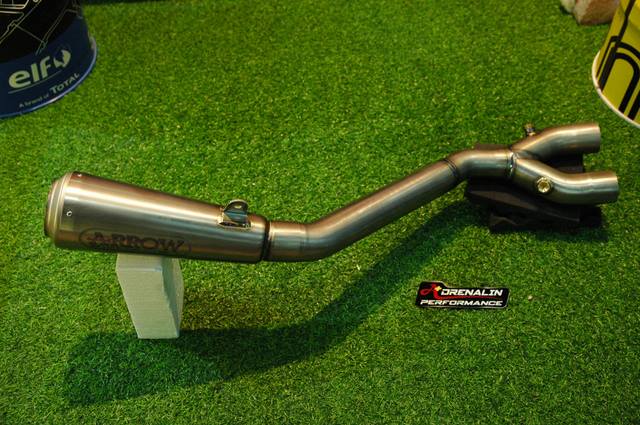 ท่อ Arrow half system Titanium Slip-on สำหรับ MT-10 2016 ขึ้นไป (For Exhibition only)