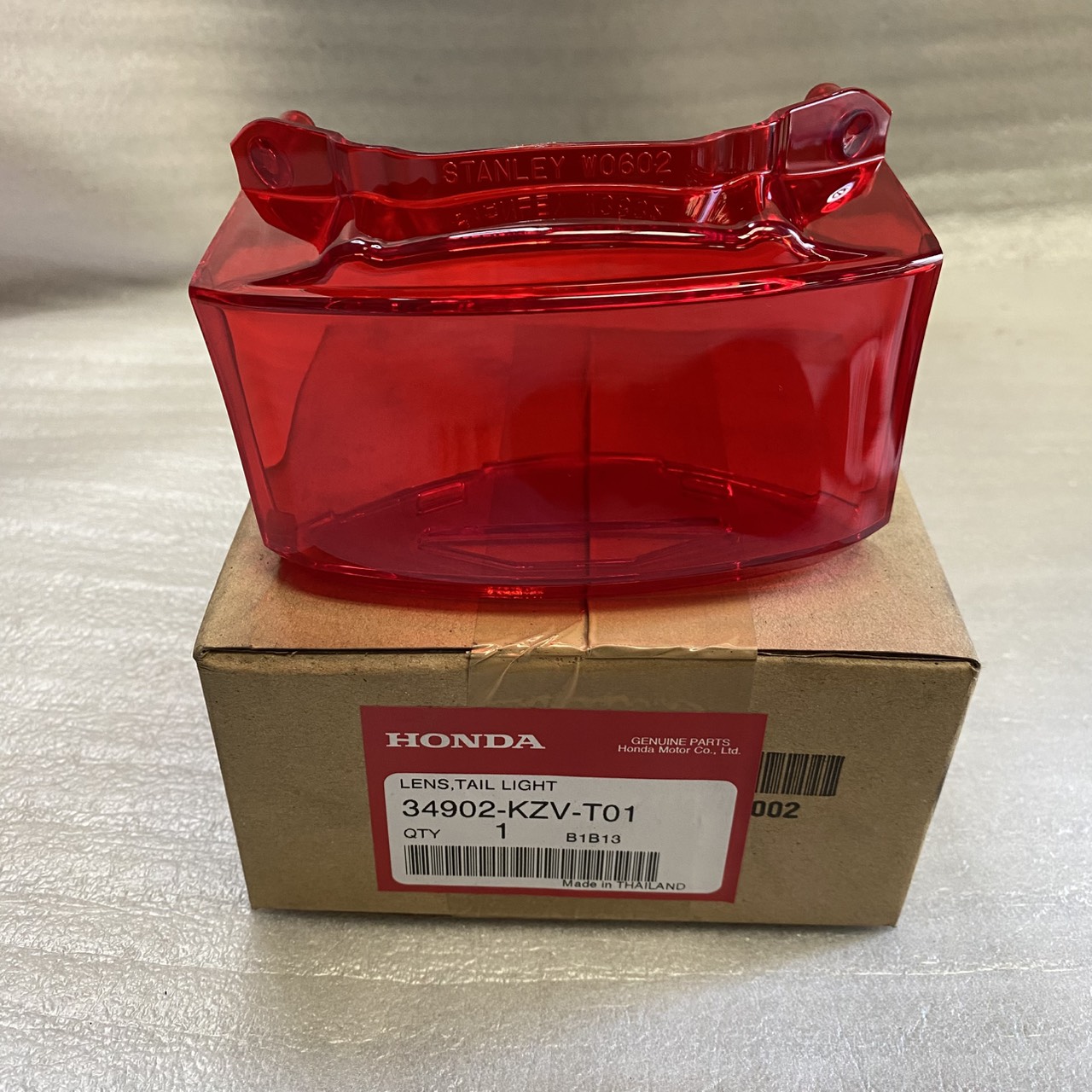 34902-KZV-T01 เลนส์ไฟท้าย สีแดง DREAM110i ,SUPERCUB ปี2013-2017 อะไหล่แท้ HONDA