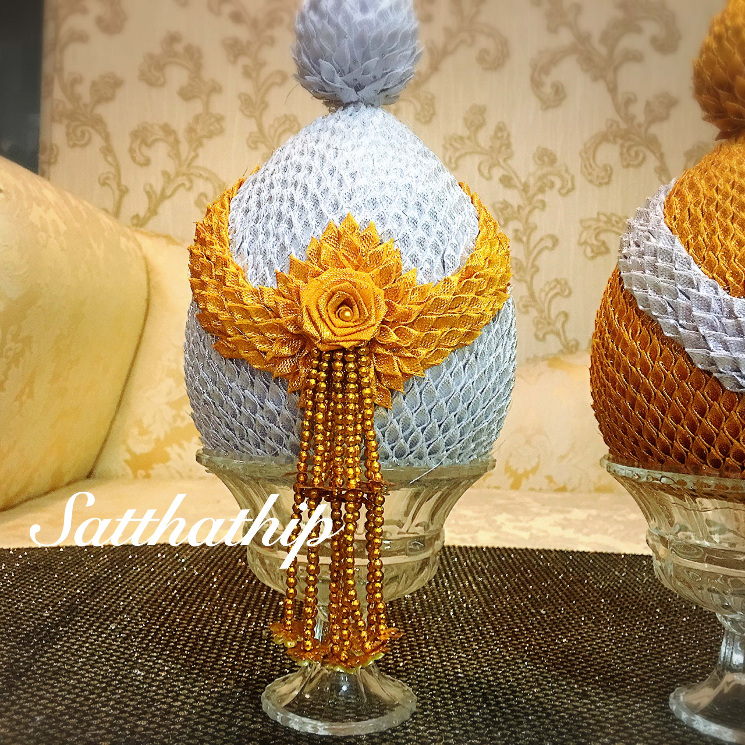 พานพุ่ม - พานพุ่มเงินทอง ประดับเกล็ดผ้า - พานพุ่มผ้าตาด - Phan bush