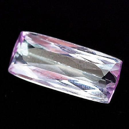 คุนไซต์สีชมพู (Kunzite) 7.50 กะรัต