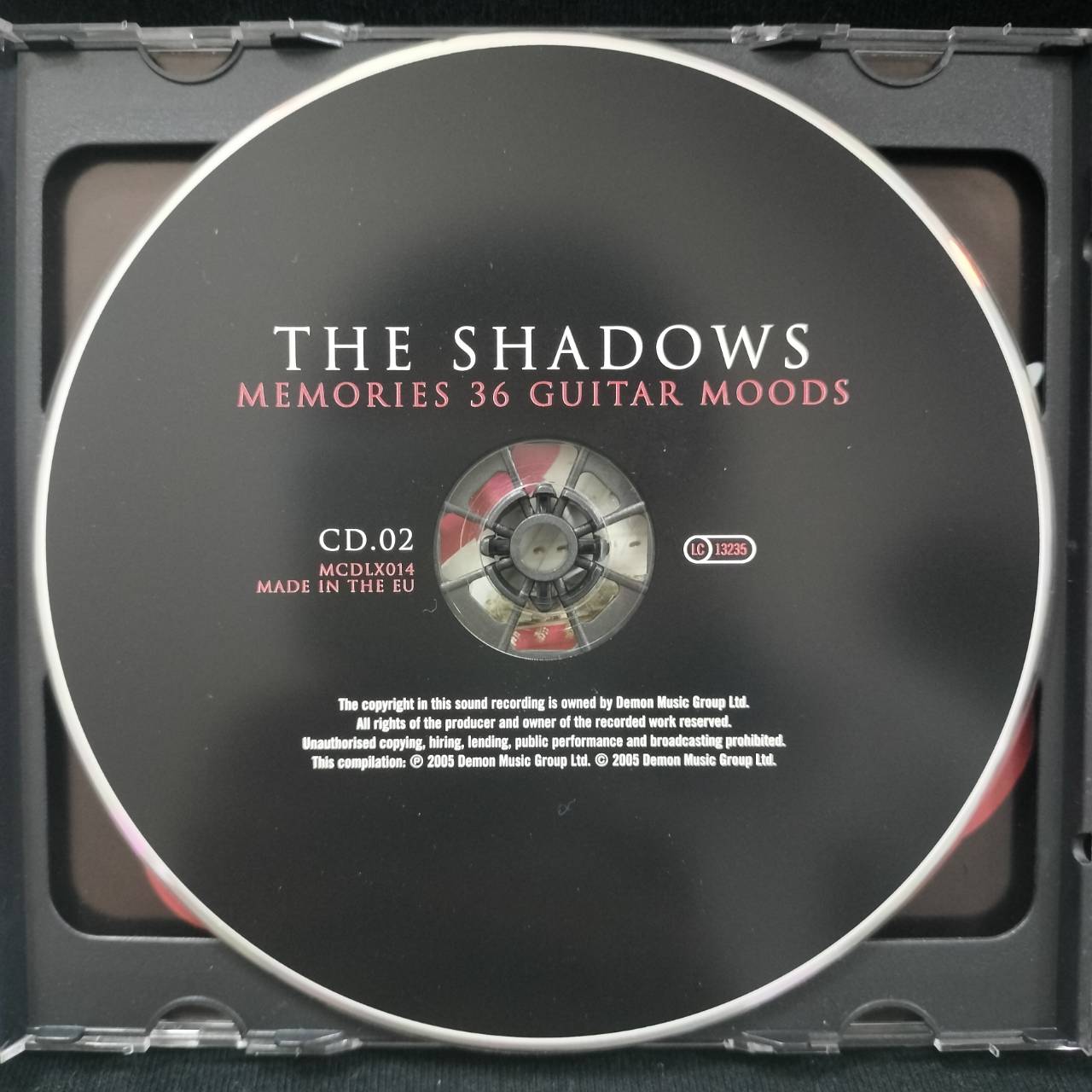 The Shadows – Memories 36 Guitar Moods / EU / 2CD / แผ่นสวย