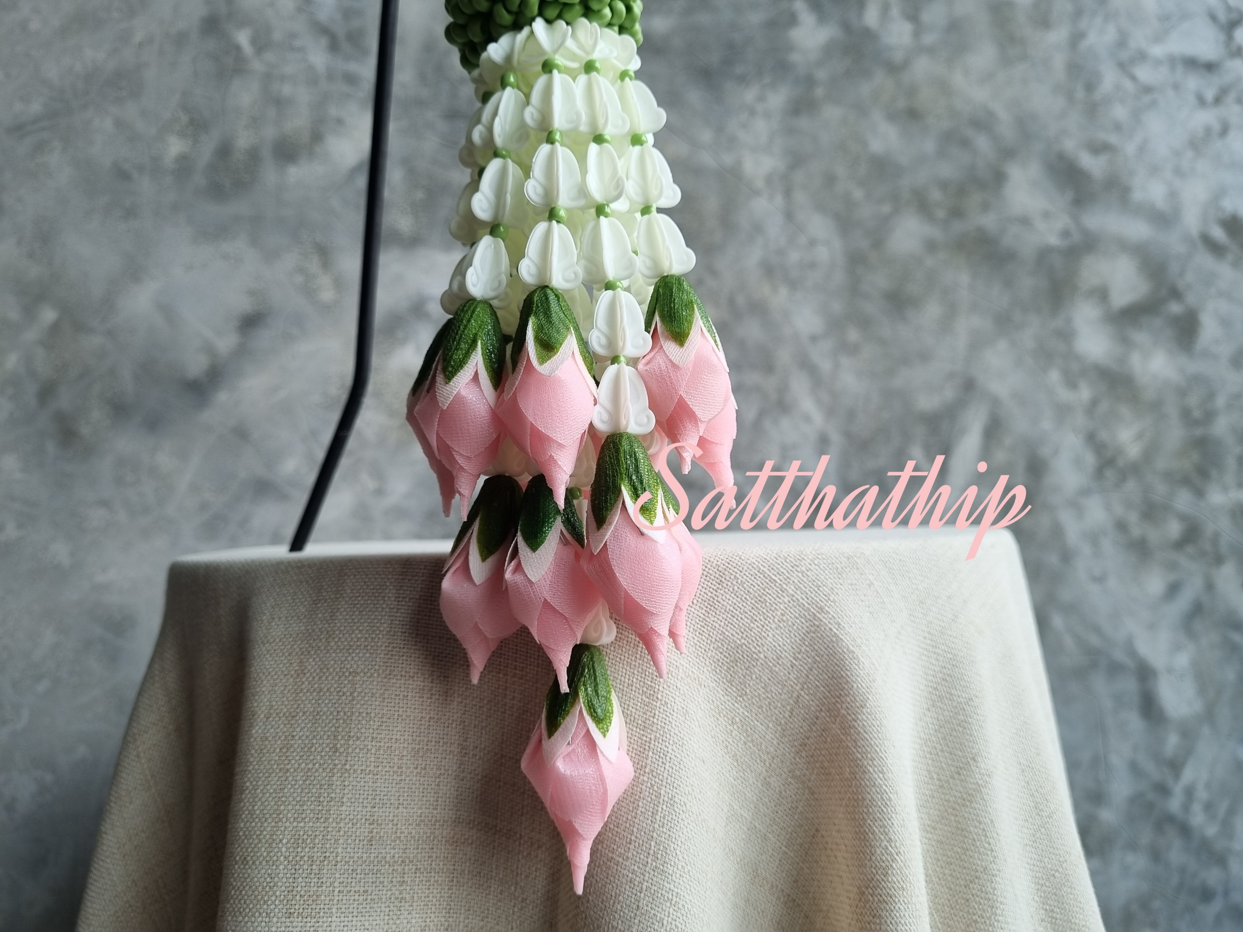 พวงมาลัยดอกรัก - พวงมาลัยดอกรักเกลียว - พวงมาลัยดอกรักเกลียวประดิษฐ์