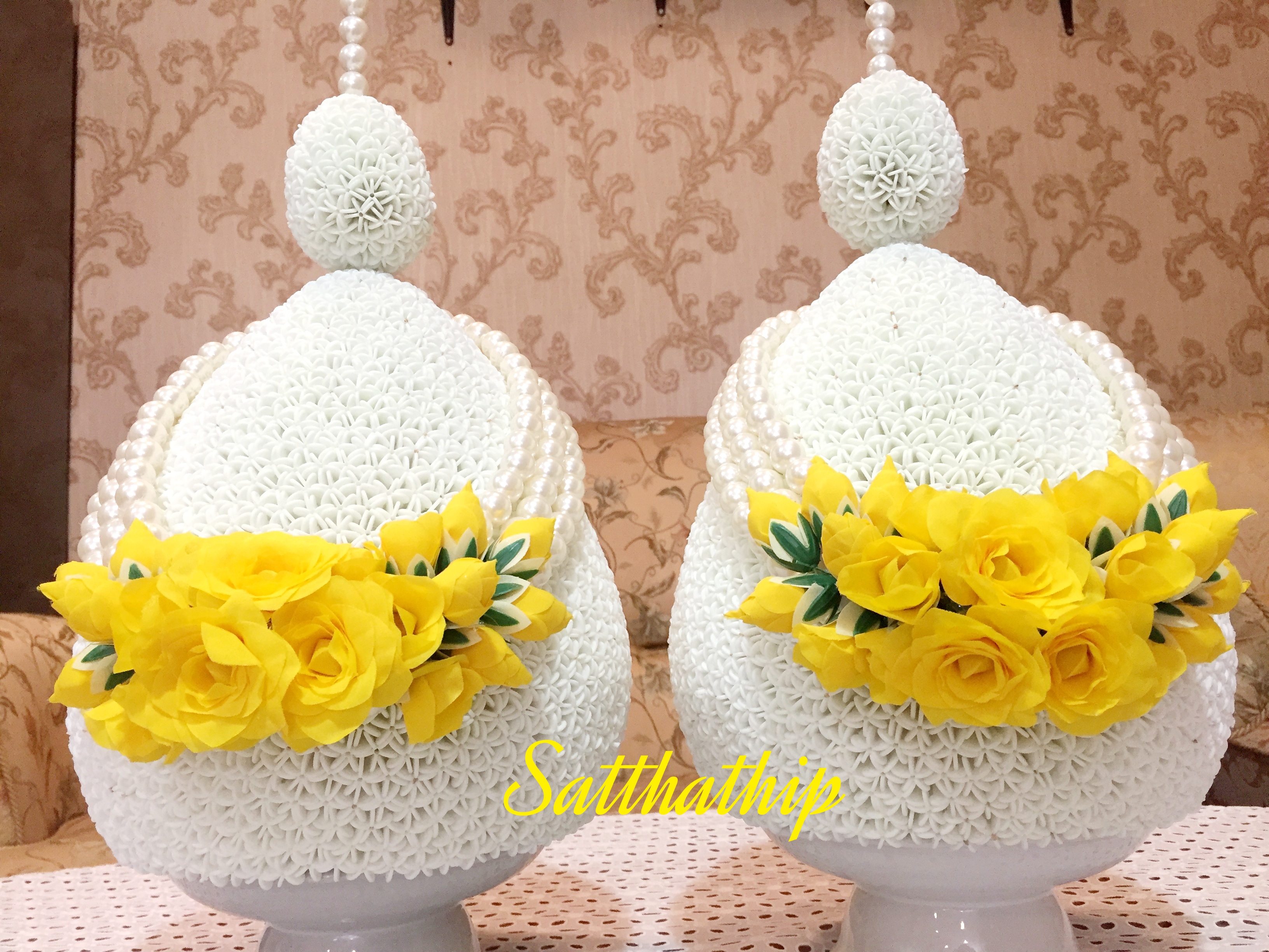 ราคาสินค้าเป็นคู่ l พานพุ่มดอกรักประดิษฐ์ [9"]