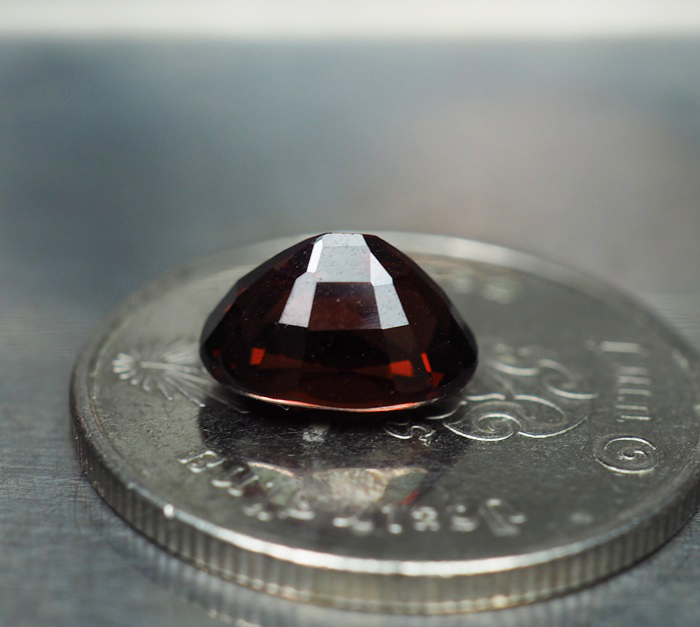 พลอยโกเมน (Garnet) 2.25 กะรัต
