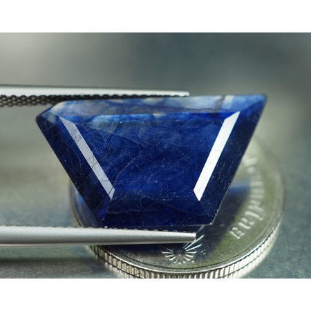 พลอยไพลิน (Sapphire) 9.10 กะรัตเจียร 2 ด้าน